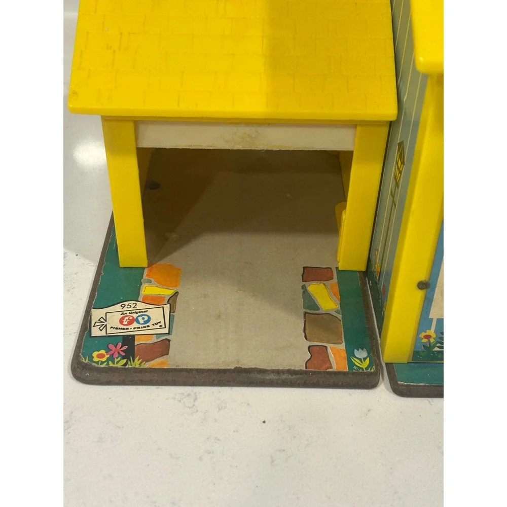 Vintage 1969 Fisher Price Play Family House 952 Blue Yellow Dollhouse Only‎